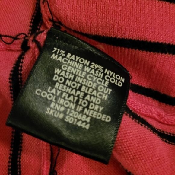 Torrid cardigan knit sweater size 1 1X black pink soft rockabilly ruffle Trim - Picture 5 of 7